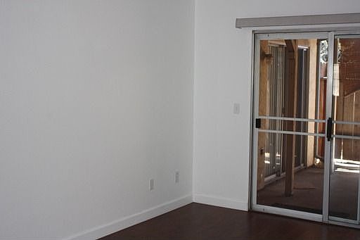 5th image of 2537 Banyan Dr