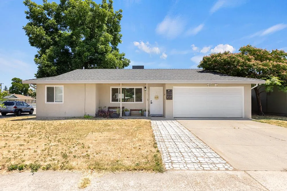 2101 Kellogg Way photo 1