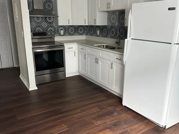 563 W Montrose St APT 11, Clermont, FL 34711