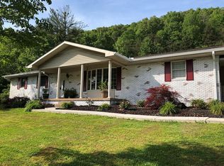19 Gray Ct, Prestonsburg, KY 41653