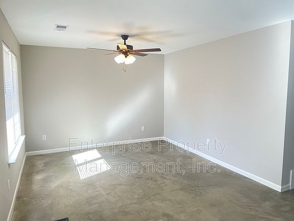 4th image of 1880 Pinedale Ave