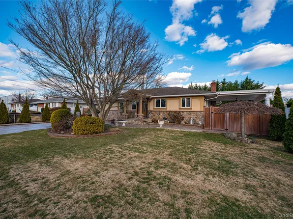 37 W 10th Street, Deer Park, NY 11729