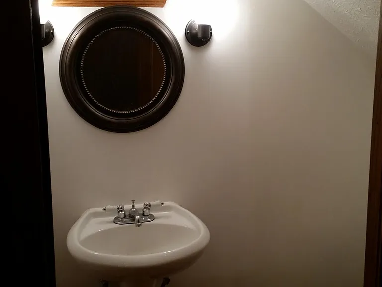 1/2 bath