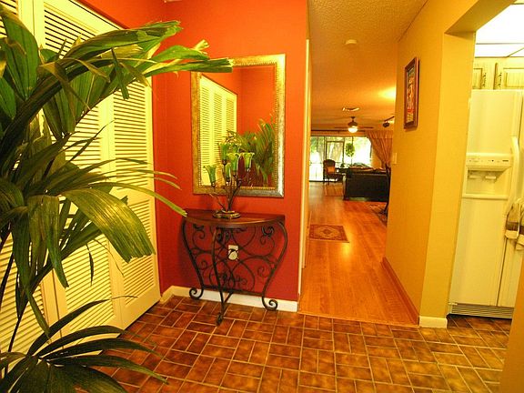 2nd image of 3865 Estepona Ave #6-9