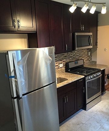 4th image of 925 N Lawler Ave