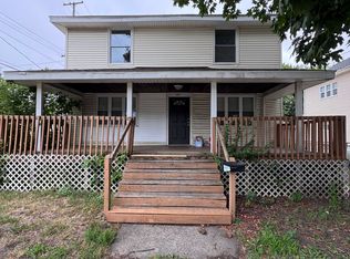 961 Chatham St NW, Grand Rapids, MI 49504