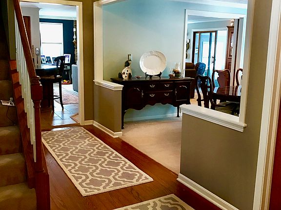 3rd image of 7536 Lakedge Ct