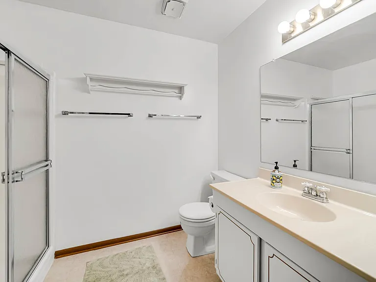 7000 Newport Dr #204 — Photo 23