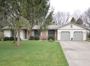48800 Orchard Dr, Mattawan, MI 49071