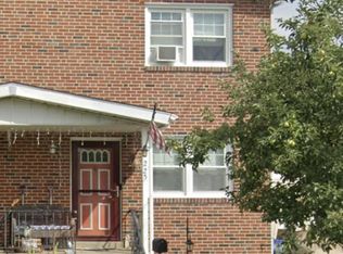 225 Powhattan Ave, Essington, PA 19029