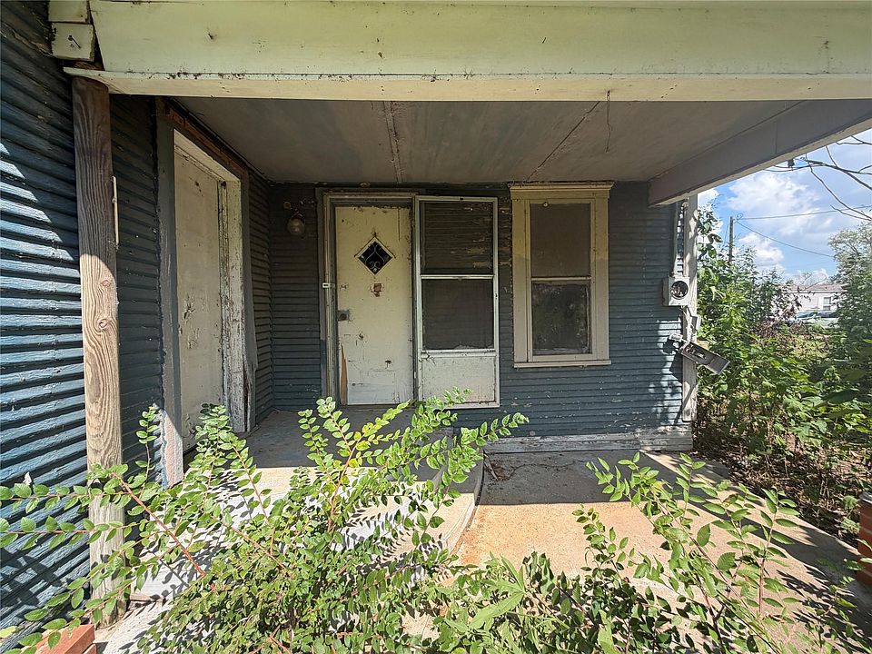 2nd image of 322 Walnut St