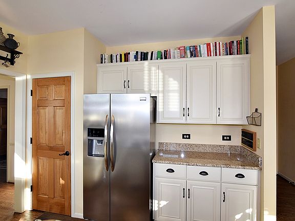 3rd image of 4N550 N Robert Frost Cir