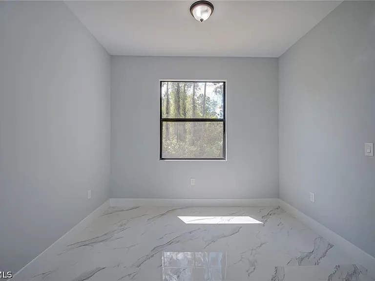 872 Spaulding St E — Photo 13