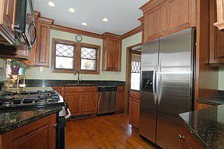 3rd image of 240 Jeanette Pl