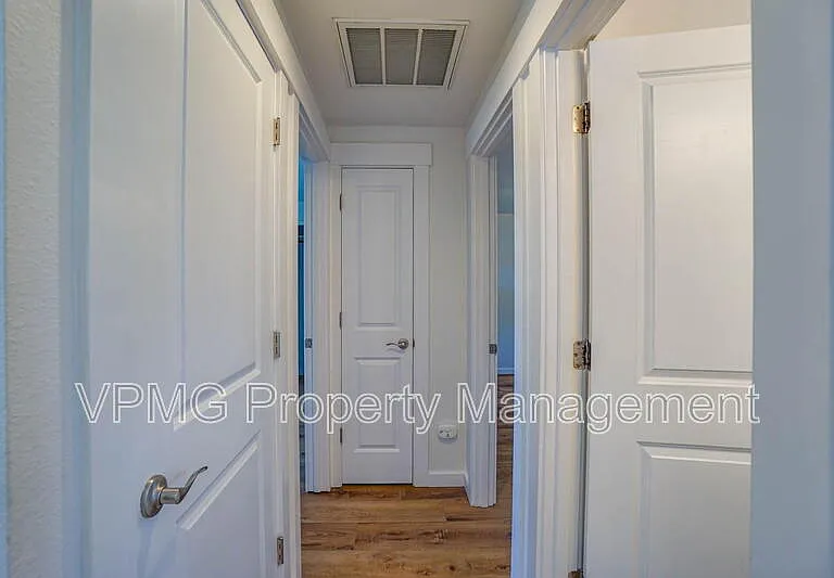 1708 NW 104th St — Photo 17