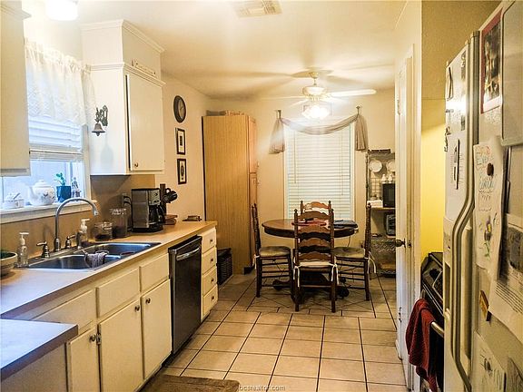 3rd image of 3400 Coastal Dr