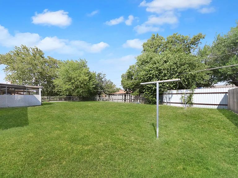 1804 Ruiz Dr — Photo 22