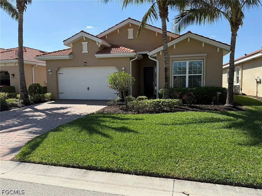 3 bed, 2.0 bath, 1999 sqft, $5,500 — Photo 1