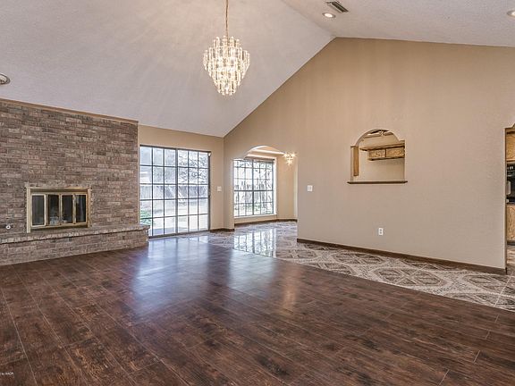 3rd image of 611 Belmont Dr