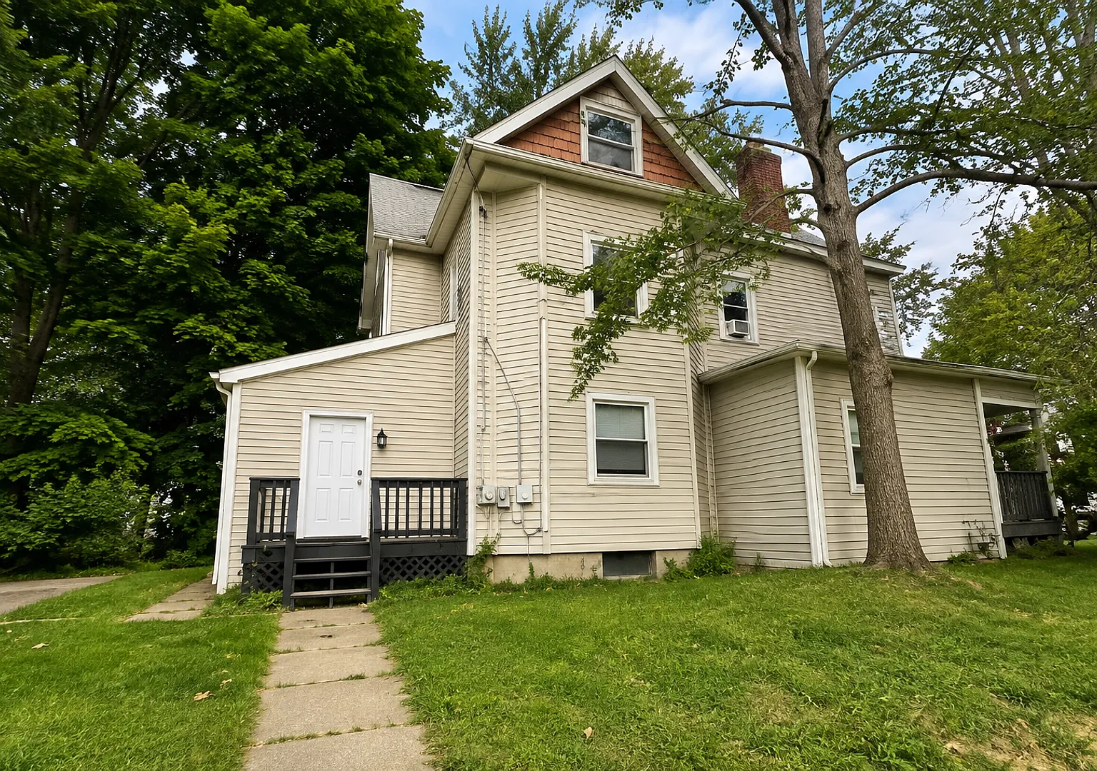 505 Dawson Avenue — Photo 2