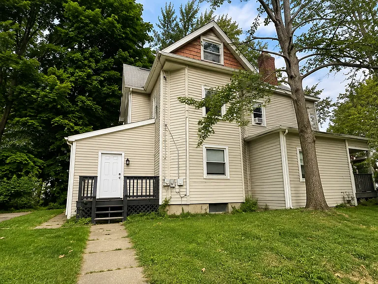 505 Dawson Avenue — Photo 2