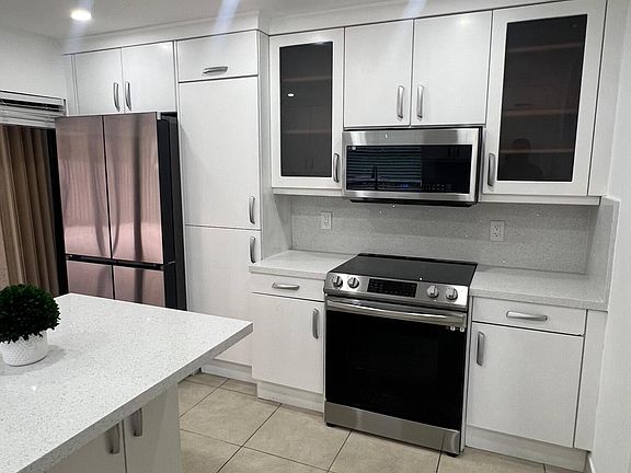 4th image of 7659 Sierra Terrace W
