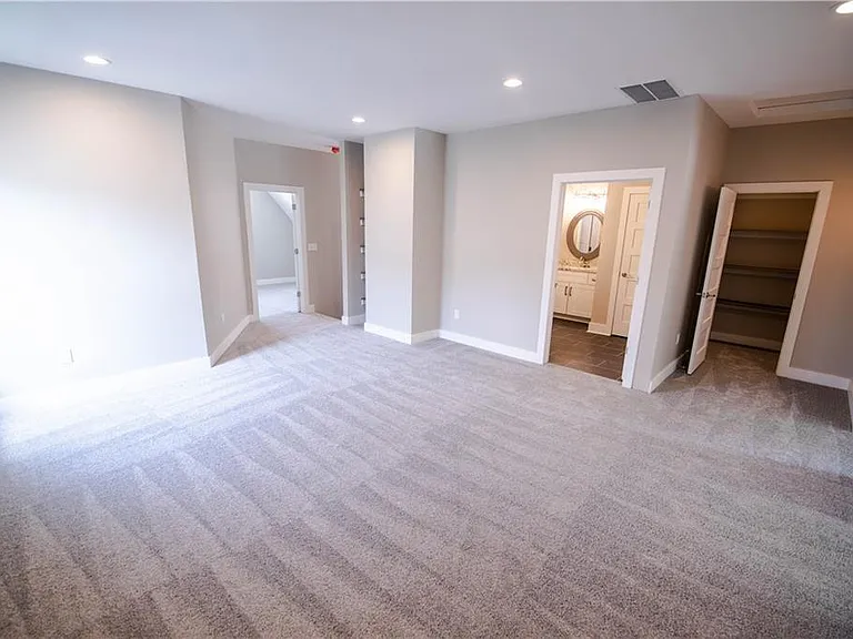 1709 Woodlawn Ave — Photo 23