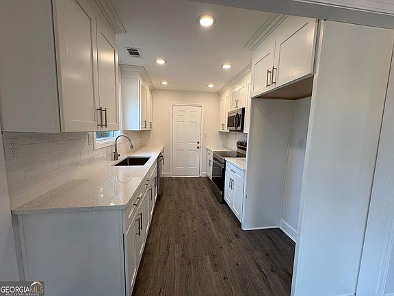 3rd image of 7724 Boulder Dr