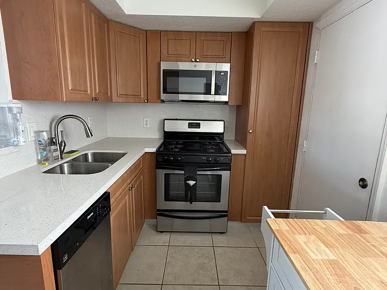 7737 SW 88th St — Photo 3