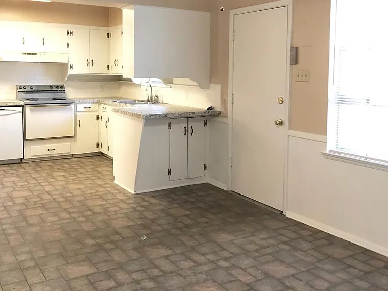 2223 Healey Dr — Photo 8