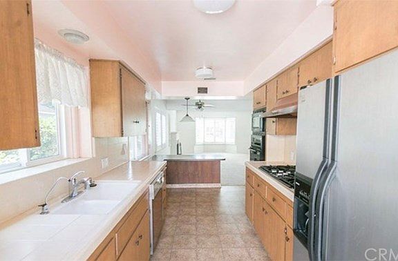 3rd image of 9809 Daines Dr