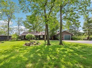 950 N Dousman Rd, Oconomowoc, WI 53066