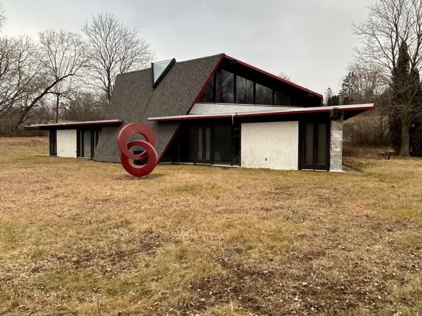7107 Cedar Creek ROAD, Cedarburg, WI 53012