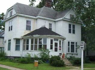118 E 11th St, Beardstown, IL 62618