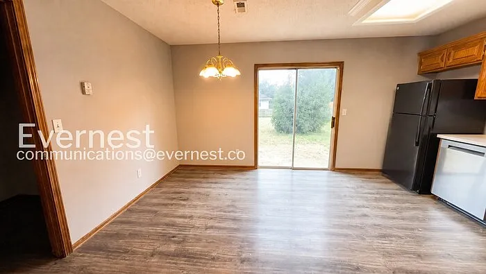 1041 Dean Dr — Photo 6