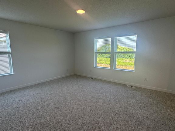 4th image of 4725 218th St W