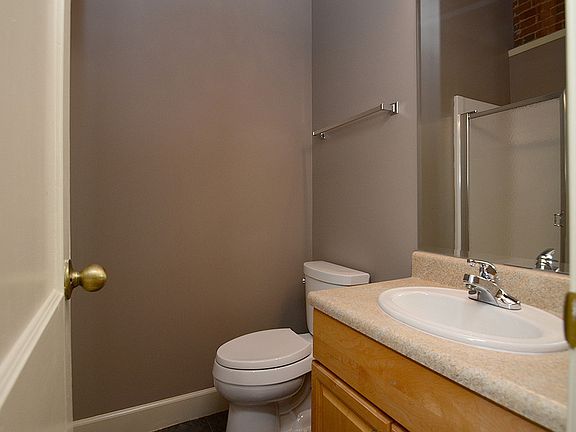 5th image of 1012 Douglas St APT 307