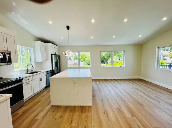 1168 Coronet Ave, Pasadena, CA 91107