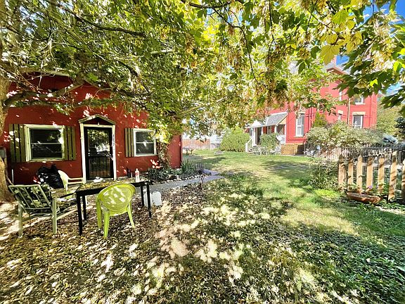 3rd image of 1607 Race St #B