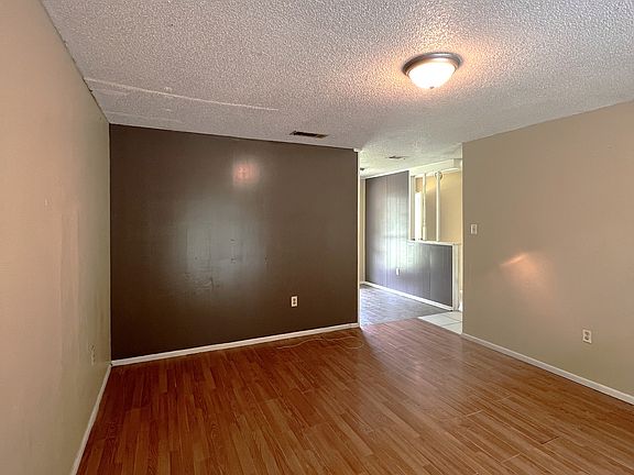 3rd image of 1052 Westwood Dr