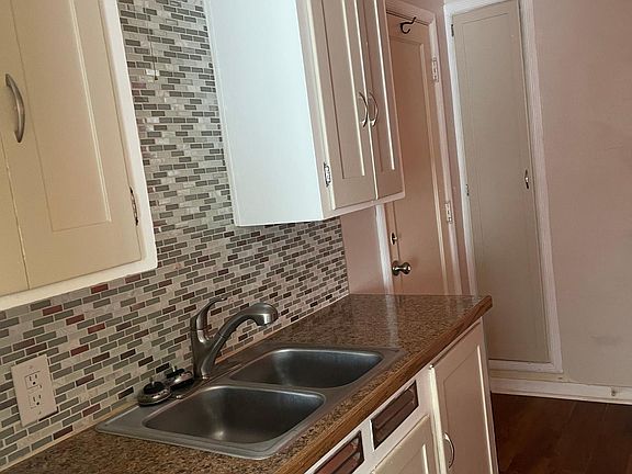 4th image of 1345 Elizabeth Ave APT 1