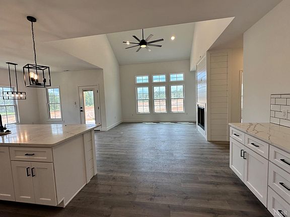 5th image of 148 Bloom Ct