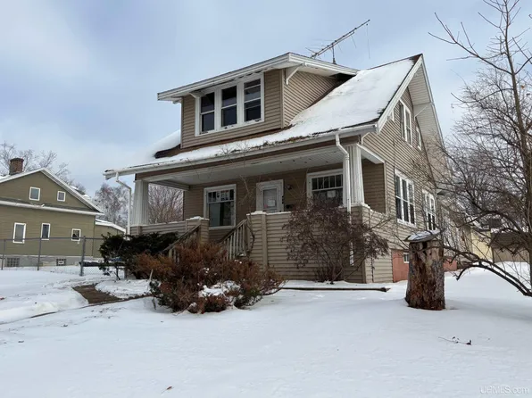 422 Saginaw St, Norway, MI 49870