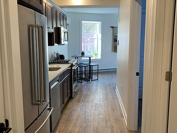 5th image of 68 Putnam St #201