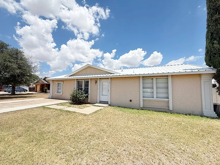 2 Star Cir — Photo 2