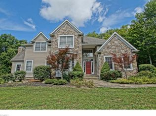 11350 Beechnut Ln, Chardon, OH 44024