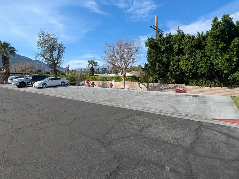 2260 N Indian Canyon Dr #B — Photo 30