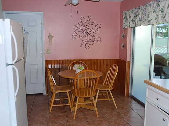 4th image of 558 Royal Palm Dr