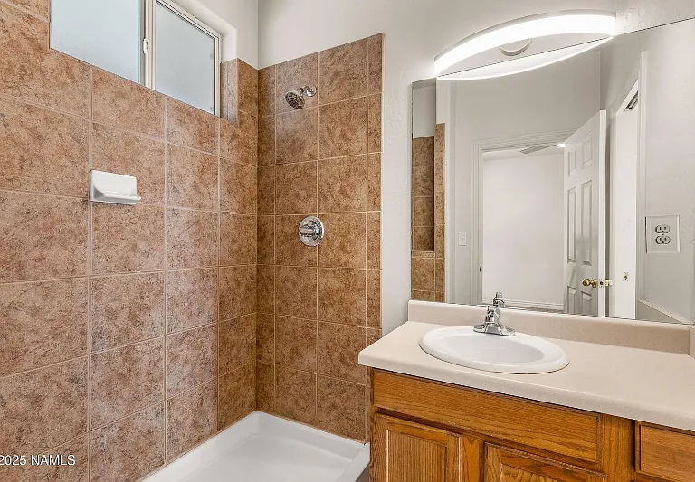 1326 E Trevor Way — Photo 28