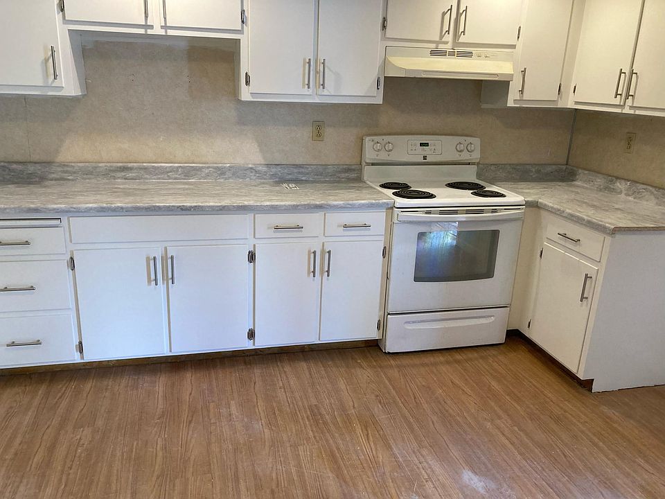 2nd image of 19 Divinity St #1W